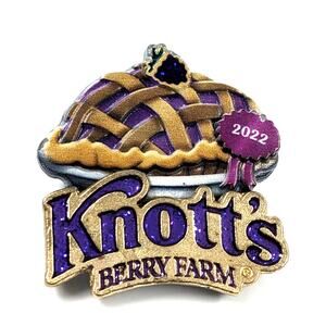 Boysenberry Pie Knott's Berry Farm Enamel Pin Bakery Buena Park CA Souvenir 2022
